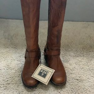 Almost brandnew Frye Phillip Harness riding boots!